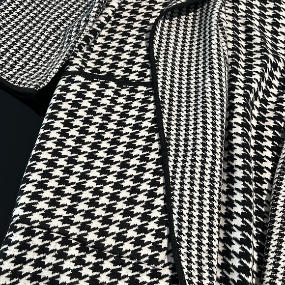 Houndstooth shacket - Picture 2 of 3